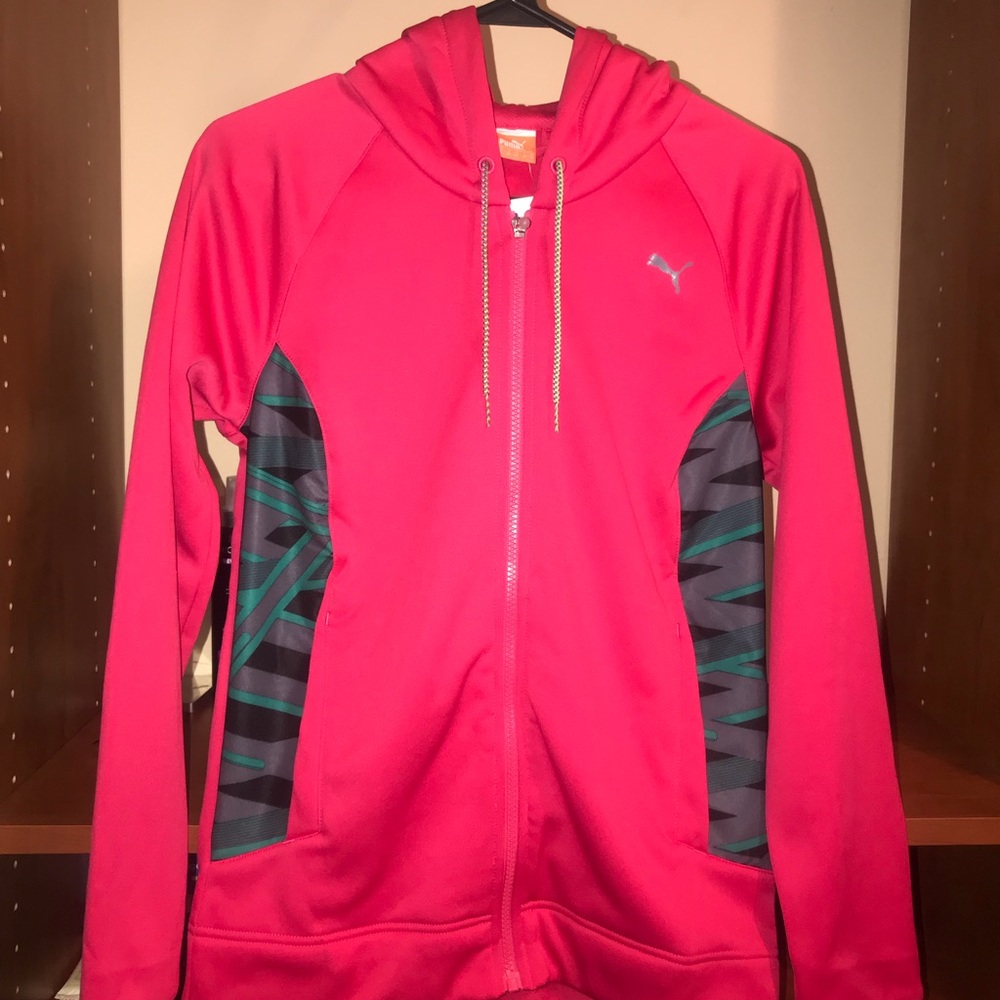 ❗️FLASH SALE❗️ Nwt puma sweater/workout hoodie❤️